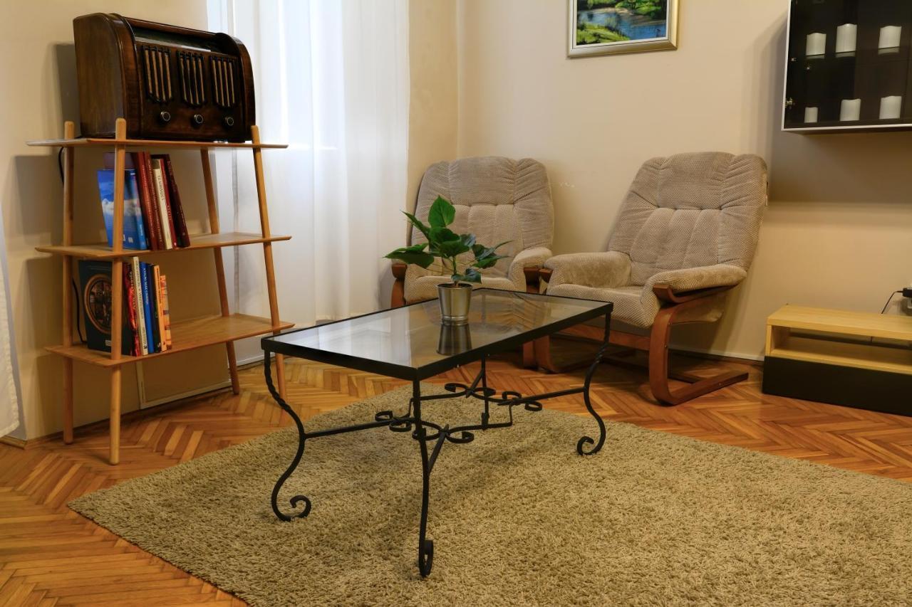 Demetrovics Udvarház Eger Exterior foto