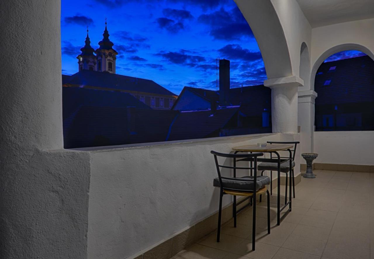 Demetrovics Udvarház Eger Exterior foto