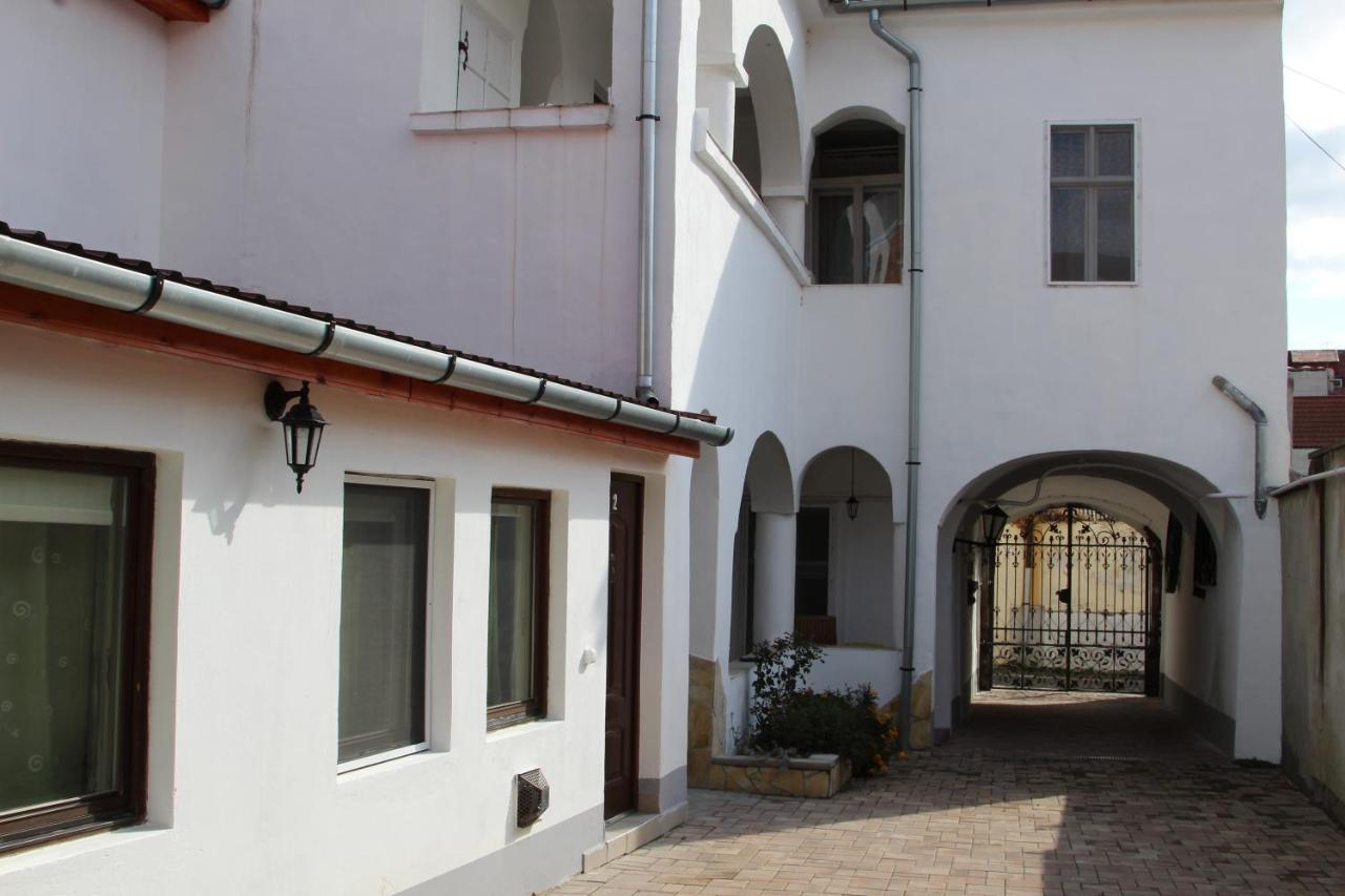 Demetrovics Udvarház Eger Exterior foto